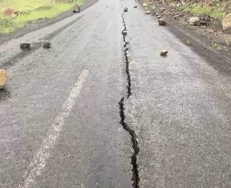 Ισχυρός σεισμός στην Τουρκία: Ένας νεκρός – Κατέρρευσαν 10 σπίτια, άνοιξαν στα δύο οι δρόμοι