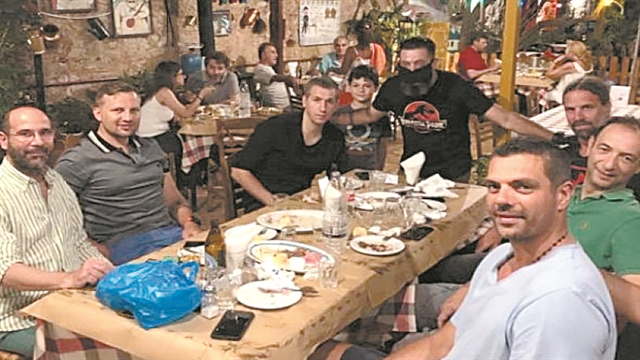 Από το μπιτς βόλεϊ στο… νηπιαγωγείο!