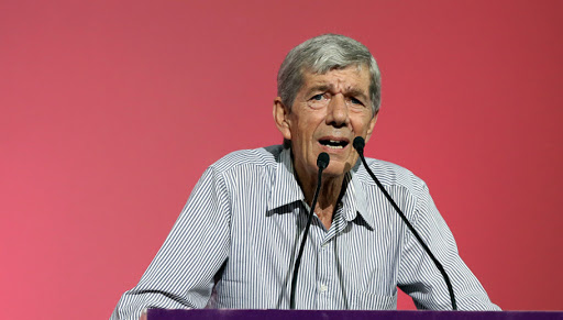 Ο Τσίπρας βγάζει τους «λαγούς» για να φτιάξει τη σοσιαλδημοκρατία