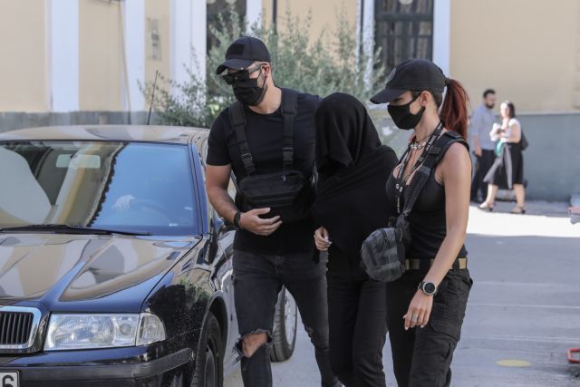 Επίθεση με βιτριόλι: Μαρτυρίες «φωτιά» για δεύτερη γυναίκα στο σπίτι της Ιωάννας