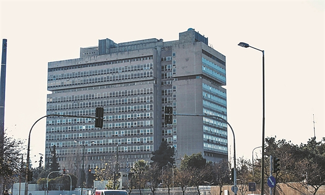 Σφίγγει ο κλοιός για το κύκλωμα προστασίας