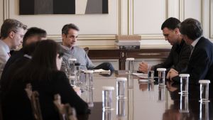 Μαξίμου: Εντατικοί έλεγχοι και μέτρα όποτε χρειαστεί σε τοπικό επίπεδο