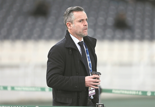 Τα κλειδιά και οι ευθύνες στον Τσάβι Ρόκα