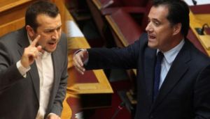 Αγριος καβγάς Γεωργιάδη-Παππά: «Είσαι για το Δελφινάριο» – «Είσαι υπουργός που πουλάει νανογιλέκα»