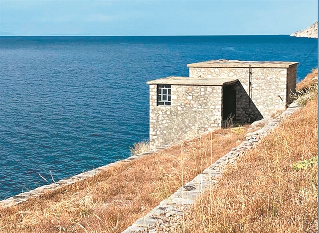 Από την Υδρα στον μικρό κήπο της πόλης…
