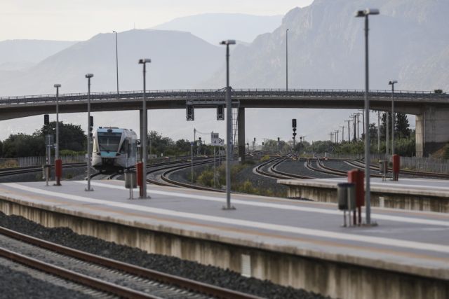 Αμαξοστοιχία παρέσυρε και τραυμάτισε πεζό κοντά στο Κιάτο