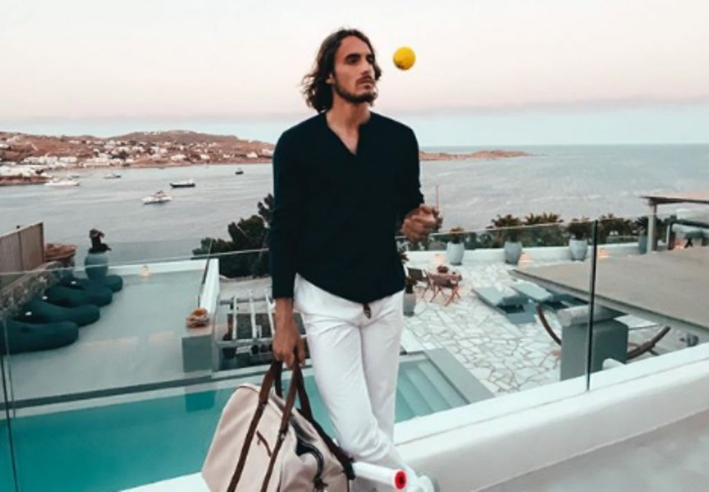 Επική αντίδραση Τσιτσιπά στους παπαράτσι της Μυκόνου