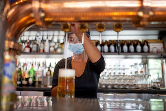 Καναδάς: Υποχρεωτική η μάσκα σε δημόσιους χώρους στο Κεμπέκ