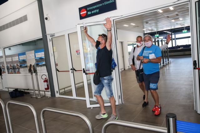 Χαμόγελα για το άνοιγμα των συνόρων αλλά και επιφυλάξεις για κρούσματα και έσοδα