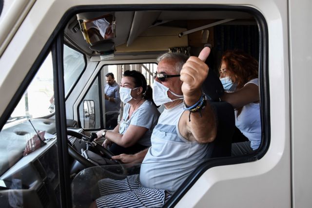 Οδηγίες διαχείρισης τουριστών με κοροναϊό – Πώς θα γίνεται η διακομιδή διαγνωσμένων και υπόπτων κρουσμάτων