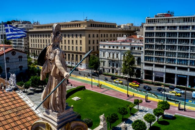 «Μεγάλος Περίπατος»: Ξαναδίνουν μία λωρίδα για τα ΙΧ στην Πανεπιστημίου