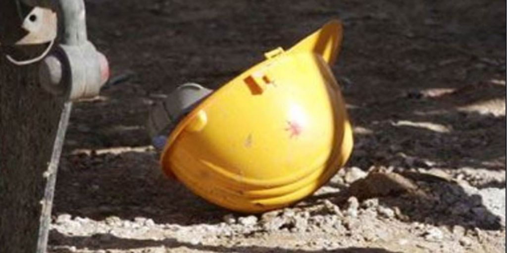 Εργατικό ατύχημα στο Π. Φάληρο: Κατέρρευσε αναβατόριο οικοδομής – Δύο τραυματίες