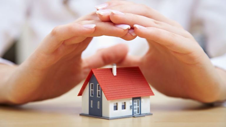 Πρώτη κατοικία: Διαβουλεύσεις με τους θεσμούς για την προστασία της – Τι θα γίνει με την επιδότηση δανείων