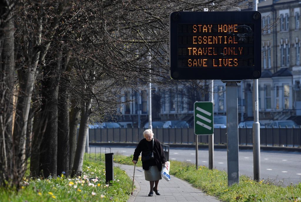 Βρετανία : Οι ζωές των ηλικιωμένων σε κίνδυνο – Απαρχαιωμένα μέτρα προστασίας είχαν δοθεί στα γηροκομεία