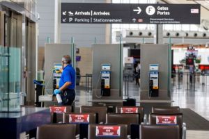 Κοροναϊός: Δε θα ξεμπλέξουμε μέχρι ούτε τα Χριστούγεννα λένε οι επιστήμονες