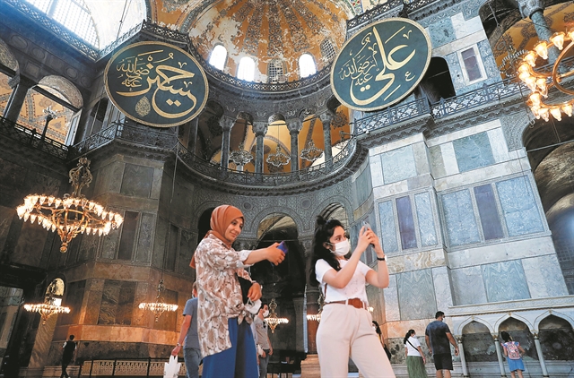 Σιγή Ερντογάν στην οργή της Μόσχας για την Αγία Σοφία