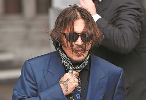 Τζόνι Ντεπ: Ιστορίες για ουσίες στην κατάθεσή του στο Ανώτατο Δικαστήριο