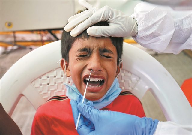 Φόβοι για διπλό κύμα γρίπης και Covid-19 το φθινόπωρο