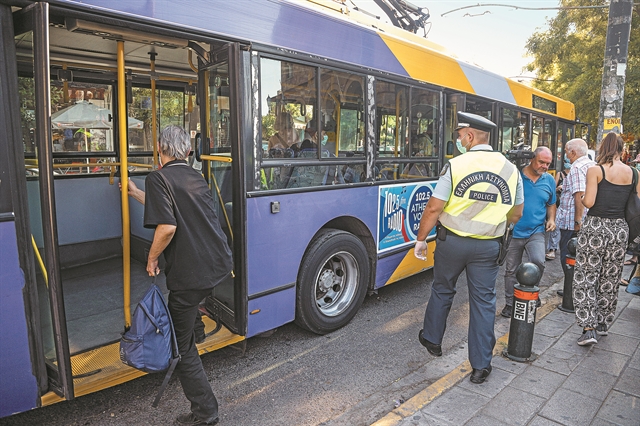 Στα 45 έτη έπεσε η μέση ηλικία των κρουσμάτων