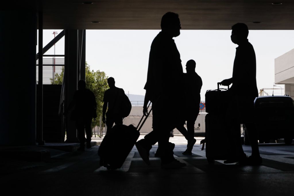 Εκτός της «κόκκινης λίστας» της Βρετανίας η Ελλάδα