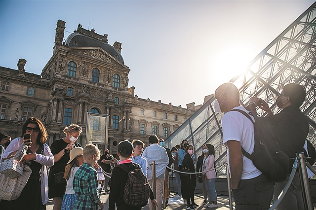 Το 74% των ρύπων προέρχεται από τα «ταξίδια τέχνης»
