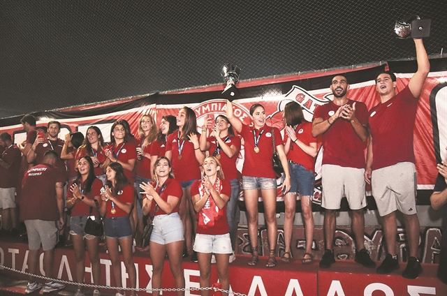 «Τη χαρά πρέπει να τη μοιράζεσαι»