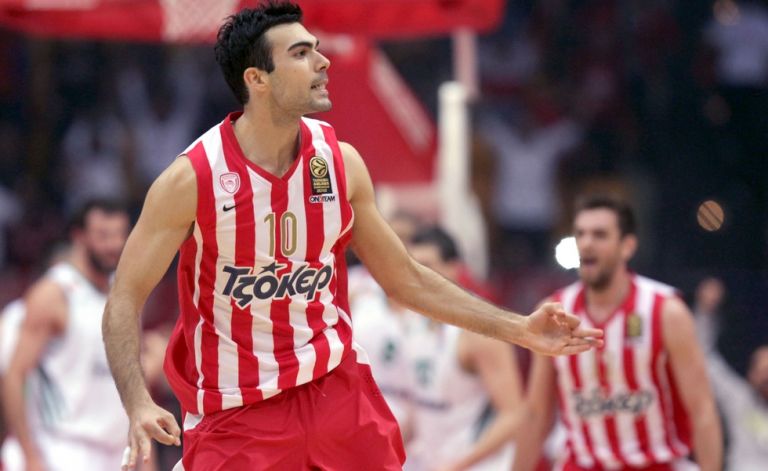 Κώστας Σλούκας: Επιστρέφοντας και πάλι στον Πειραιά