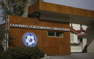 Υποπτο κρούσμα κοροναϊού στην ΕΠΟ – Αδειασαν τα γραφεία