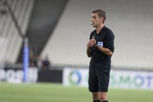 Ο Παπαπέτρου σφυρίζει στο Ολυμπιακός – ΑΕΚ και ο Τουρπέν στο ΠΑΟΚ – Άρης