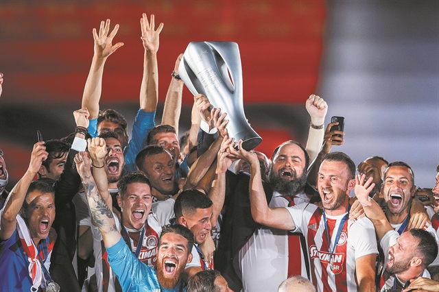 Συγκίνηση και έκρηξη χαράς