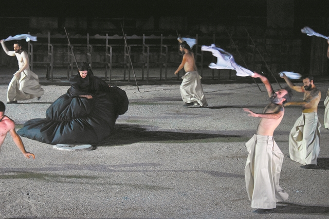 Η νέα πραγματικότητα μέσα από τα μάτια των ξένων