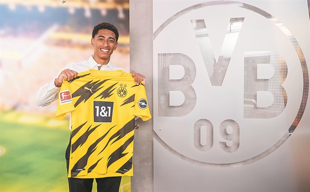 Ο έφηβος που μάγεψε την Ντόρτμουντ