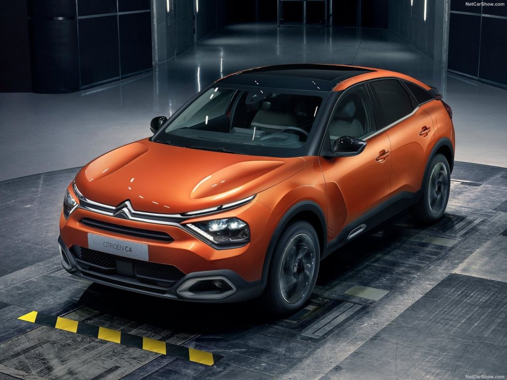 Citroen C4: Λοξοκοιτάζει την ηλεκτροκίνηση, πότε θα κυκλοφορήσει