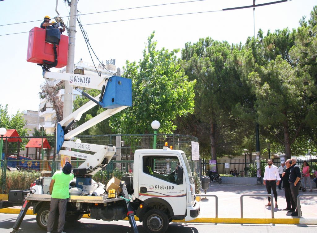 Πειραιάς: Ξεκίνησαν τα έργα αναβάθμισης του δημοτικού φωτισμού