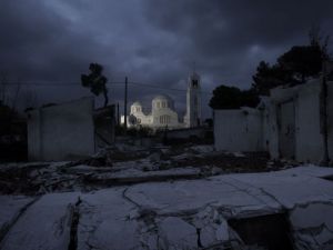 Μάτι: Δύο χρόνια μετά τη φονική πυρκαγιά η περιοχή αλλάζει πρόσωπο