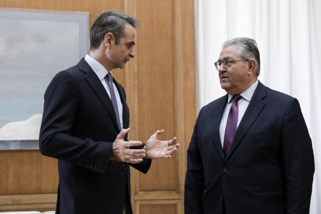 Σε εξέλιξη η συνάντηση Μητσοτάκη – Κουτσούμπα στη Βουλή για τα ελληνοτουρκικά