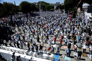 Welt: Ο Χριστιανισμός μπορεί να αντέξει τη μετατροπή της Αγίας Σοφίας σε τζαμί
