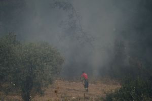 Σύσκεψη για κοροναϊό στο Μαξίμου – Ελέγχους και πρόστιμα ζήτησε ο Μητσοτάκης