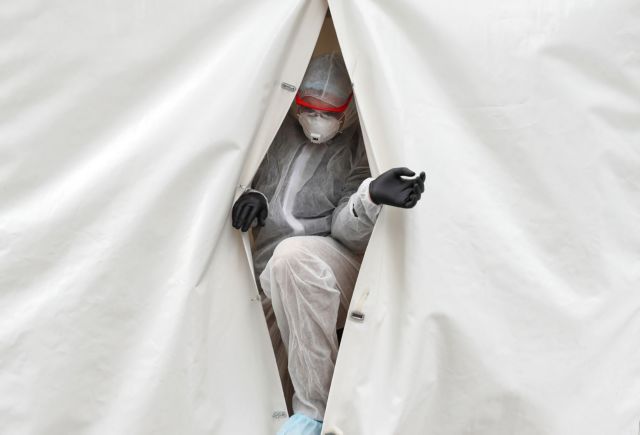 Τι να περιμένουμε από την τηλεδιάσκεψη στο Μαξίμου για τον κοροναϊό – Τι συστήνουν οι ειδικοί