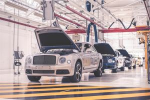 Tέλος εποχής για τη λιμουζίνα της Bentley