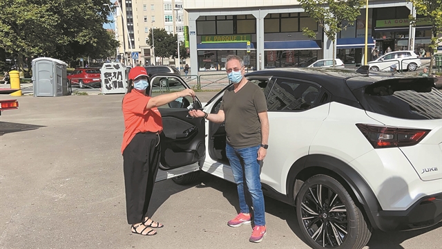 Nissan: Πούλησε αυτοκίνητο μέσω WhatsApp