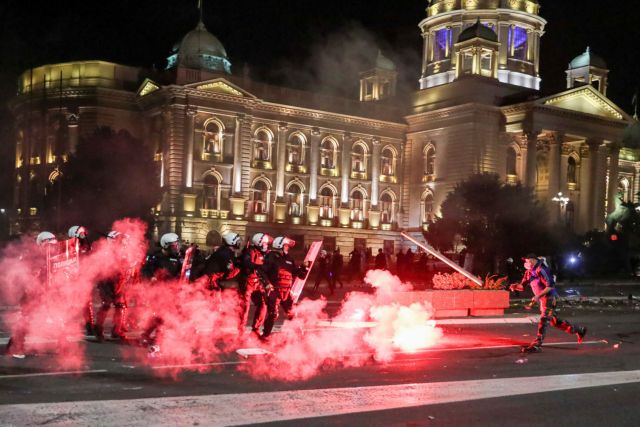 Έκανε πίσω ο Βούτσιτς – Απέσυρε την απόφαση για lockdown στο Βελιγράδι