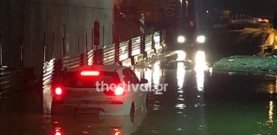 Ισχυρή βροχόπτωση «έπληξε» τη Θεσσαλονίκη – Εγκλωβίστηκαν 4 άτομα