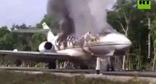 Στις φλόγες αεροπλάνο στο Μεξικό