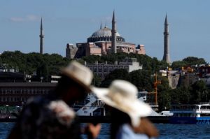 Αντιδράσεις Ελλήνων για την Αγία Σοφία – Περίμεναν περισσότερα από την κυβέρνηση