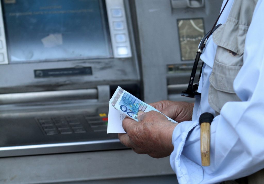 Αναδρομικά: Πώς θα φορολογηθούν 70.000 συνταξιούχοι – Οσα πρέπει να γνωρίζετε