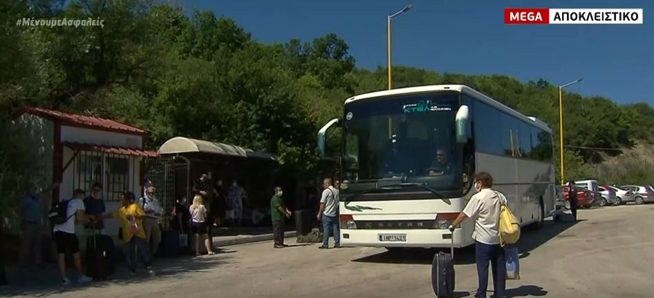 Αποκλειστικό MEGA: Χιλιάδες περνούν από την Κακαβιά χωρίς έλεγχο για κοροναϊό