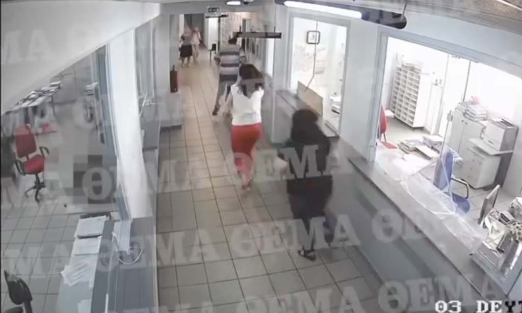 Επίθεση με τσεκούρι: Σοκαρισμένοι οι συγγενείς των τραυματιών από το ανατριχιαστικό βίντεο