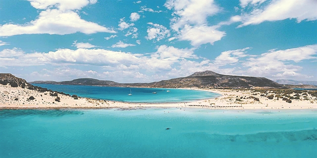 Μαγικό κύμα σε παρασύρει στην Ελαφόνησο…