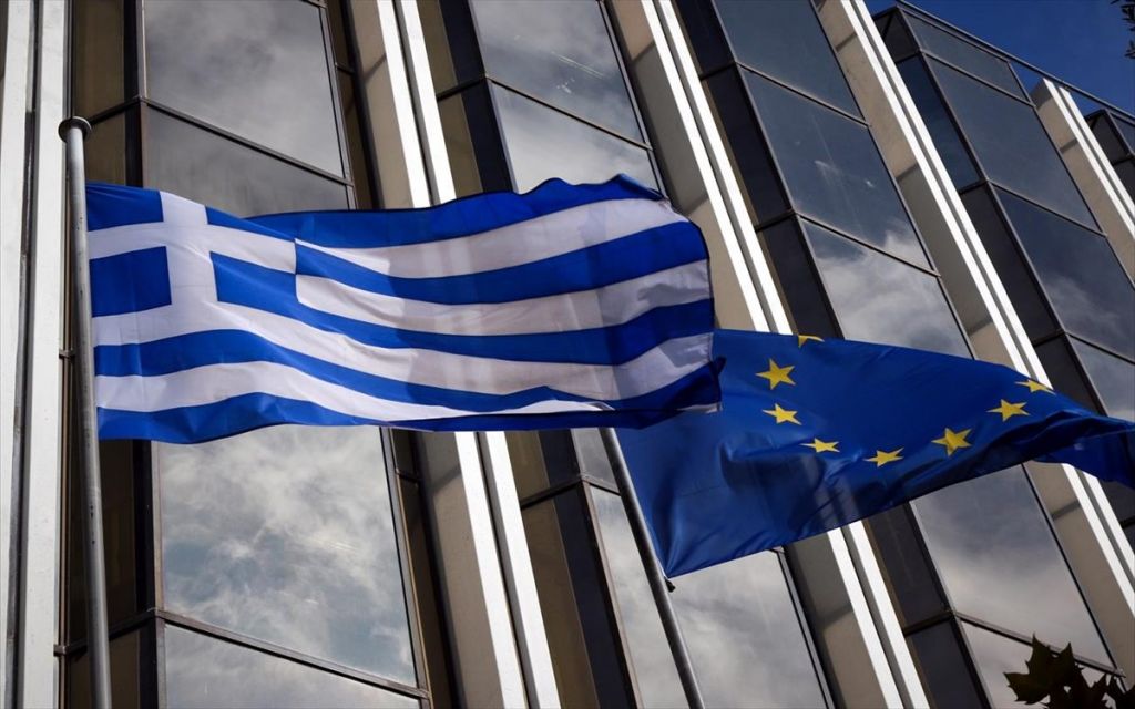 Υφεση 9% φέτος με ψαλίδι στην ανάπτυξη το 2021